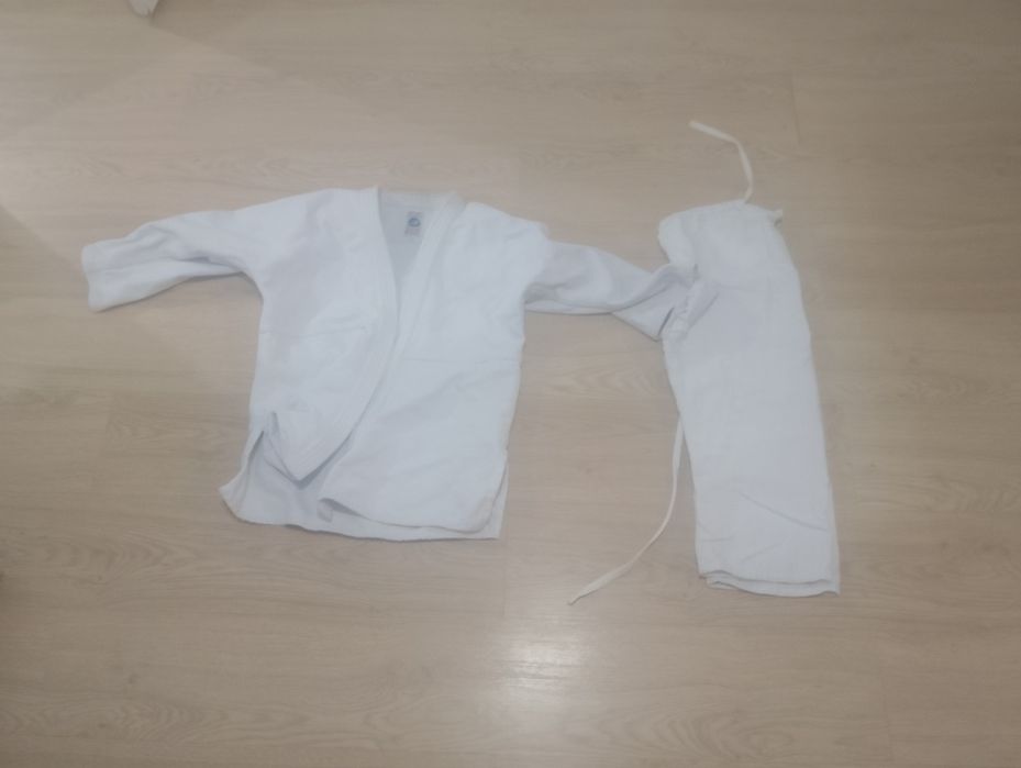 Продам кимано подойдет бля тейквандо