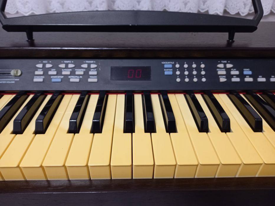 Pian electronic 61clape Delson