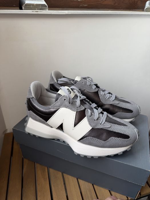 New Balance 327 adidasi dama negru cu gri si logo N alb marimea 36.5 noi originali