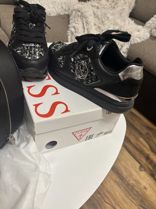 GUESS чанта и обувки