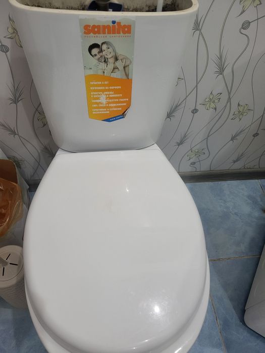 Унитаз без крышки на бачок