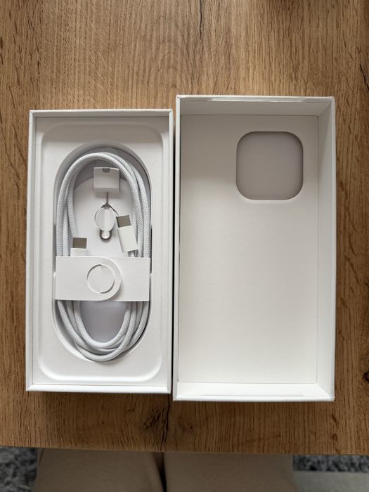 iPhone 16 Pro Natural Titanium 256GB