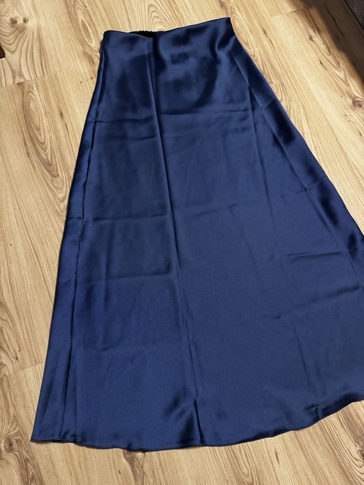 нова сатенена пола