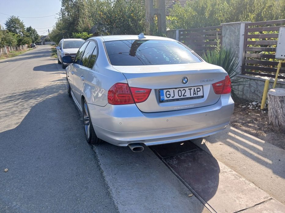 Vând bmw e 90 facelift