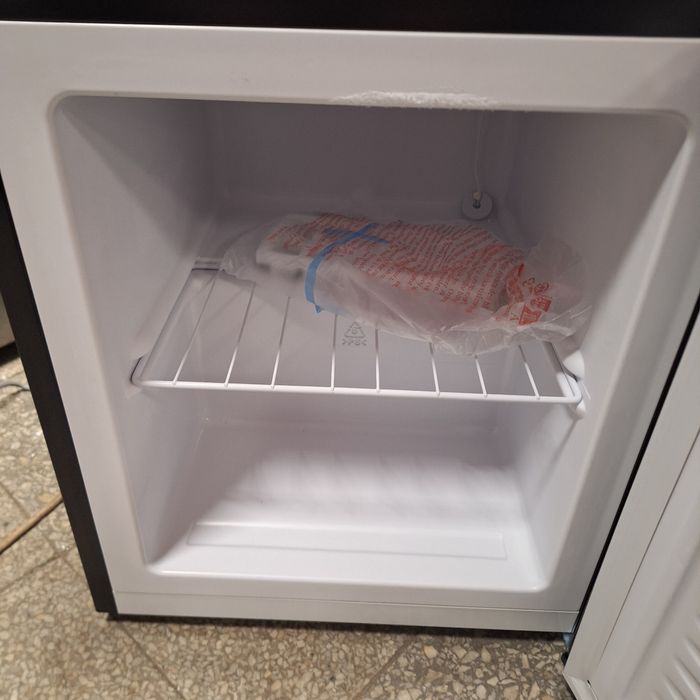 Мини фризерче - чисто нов с транспортен дефект