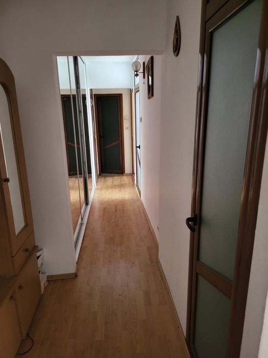 Vand apartament 3 camere - Dragasani