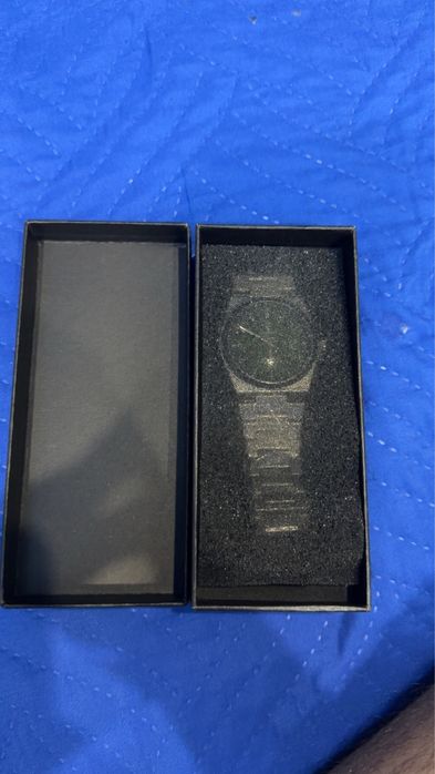 Продавам Часовник Limited Edition Green