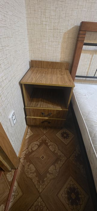Продам б/у кровать с тумбами и матрасом (самовывоз)