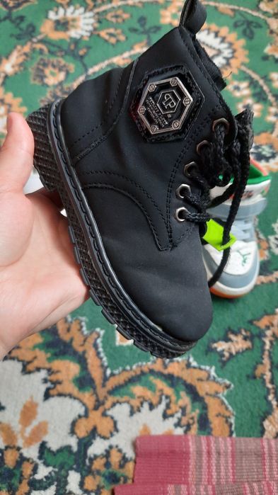 Продам детскую обувь