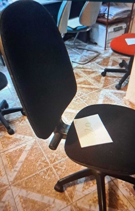 scaun de birou mare si mic