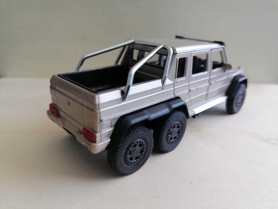 Мерцедес Г клас 6х6 мащаб 1:34.