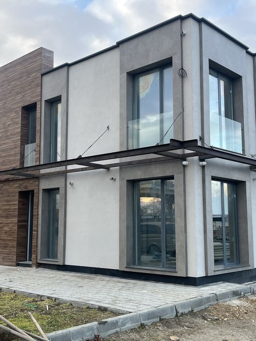 Стъклени парапети цени от 160 евро с ддс плюс монтаж