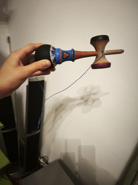 Kendama semnată grip