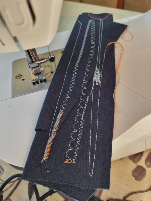 Masina de cusut Singer M2105