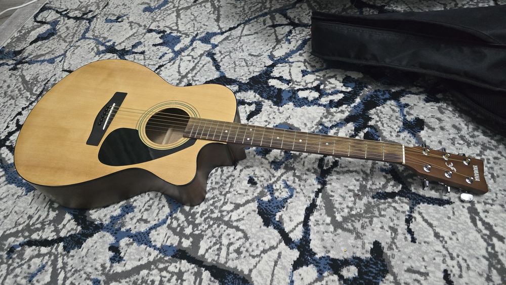 Гитара Yamaha FS100C