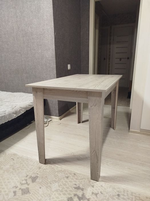 Продается кухонный стол