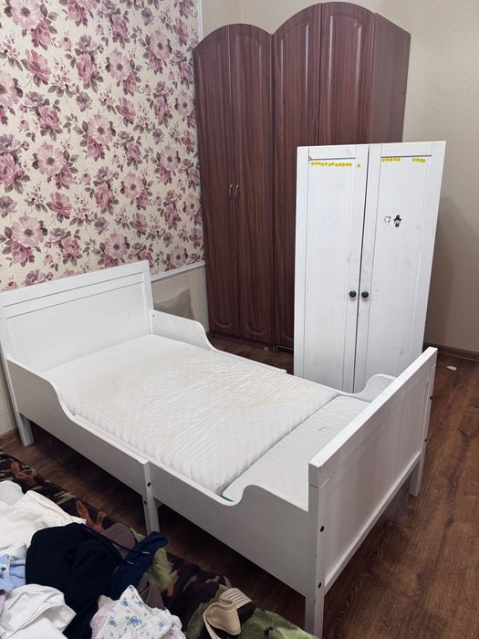 Продам шкафчик и кровать