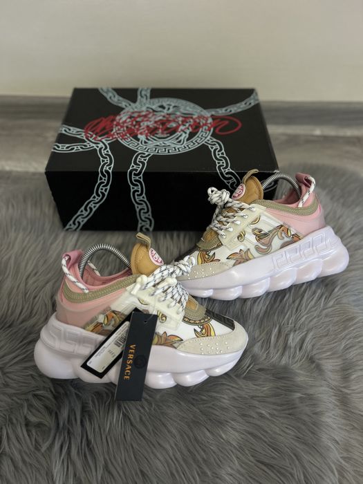 Versace chain reaction