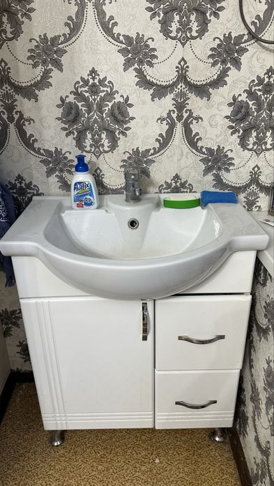 Rakvina Tumba Smiteteli bn Sotiladi rangi oq Xolati yengidey