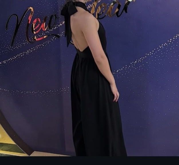 Продам комбинезон женский