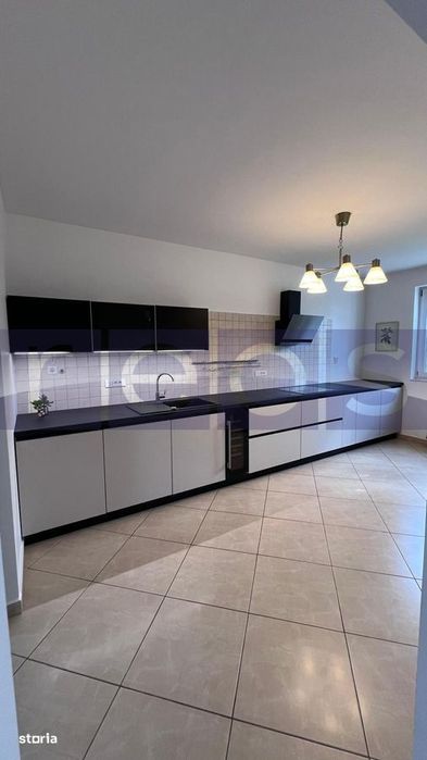 Vila De Vanzare In Zona Erou Iancu Nicolae | Piscina |