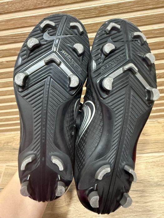 Нови бутонки за момчета