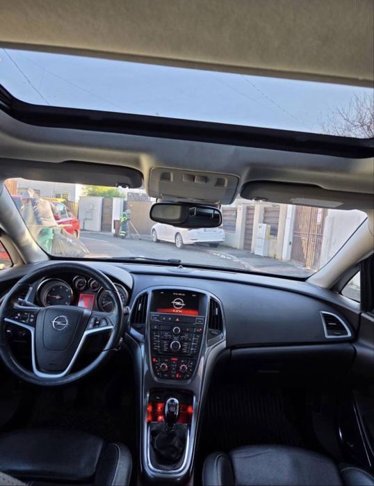 Opel astra j sport tourer 2014