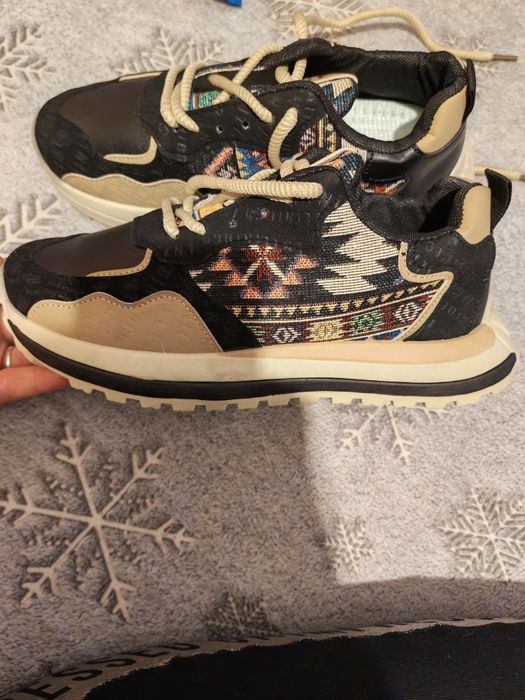 Продам Кроссовки