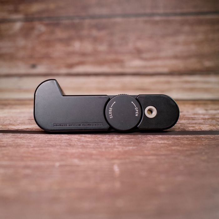 Leica Handgrip Q2 Monochrom - Grip pentru Leica Q2 - 19629