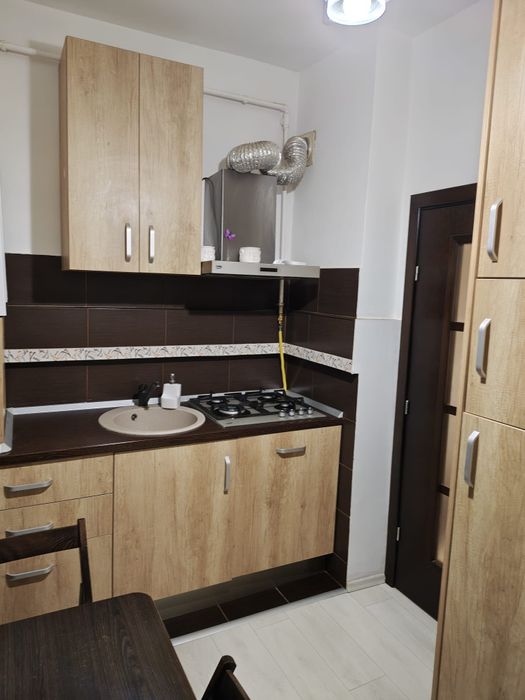 Proprietar- Apartament 2 camere Tractorul mobilat si utilat