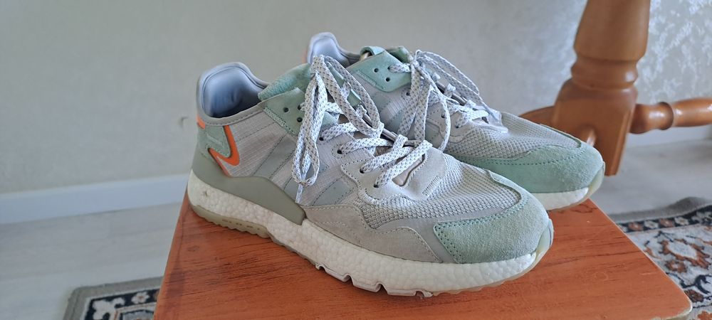 Адидас кроссовки