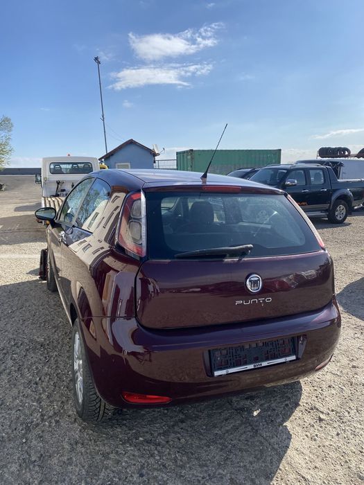 Dezmembrez piese Fiat Grande Punto 2011