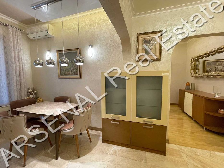 Дава се под наем Двустаен апартамент в София, Лозенец - 68 кв.м за 548.25 € - Снимка #2
