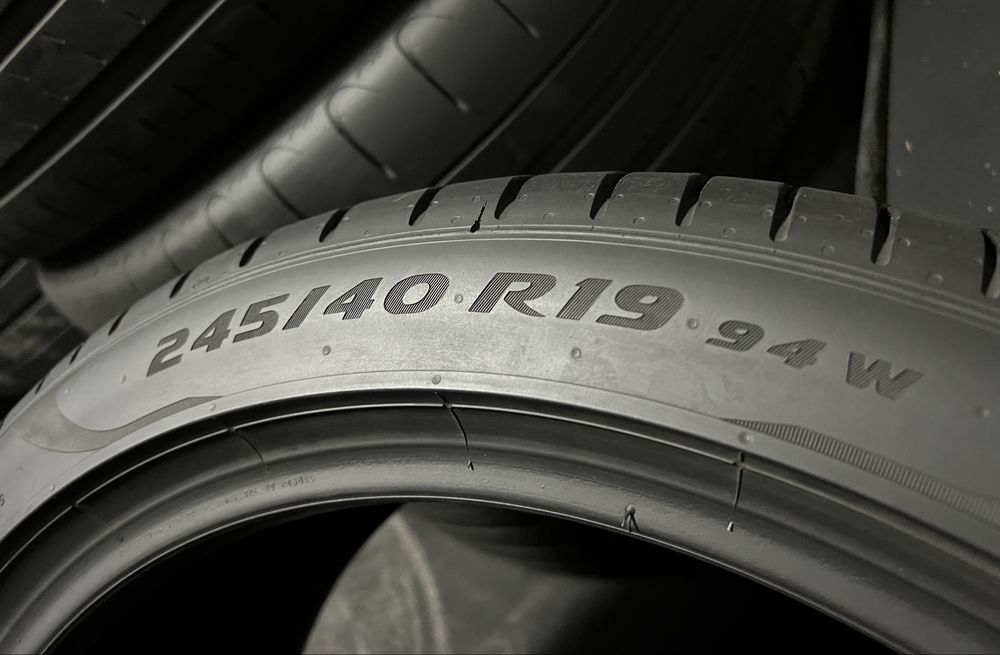 245/40/19 PIRELLI - като Нови!