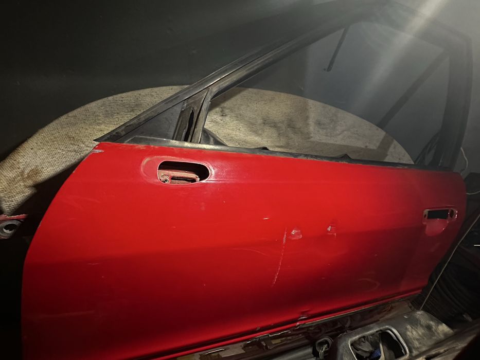 Продам двери на Audi B4 1992 г.