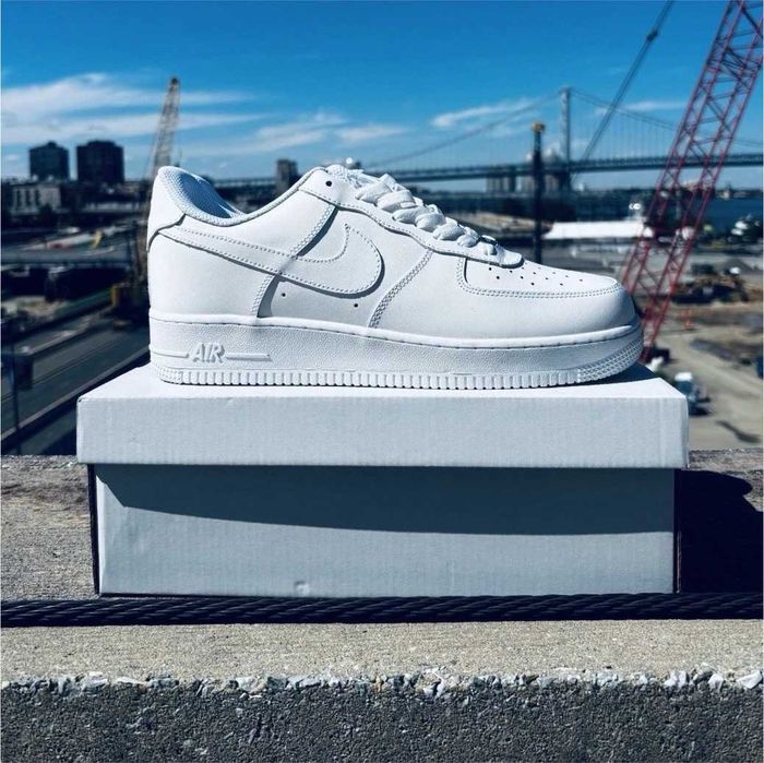 Nike Air Force 1 Triple White