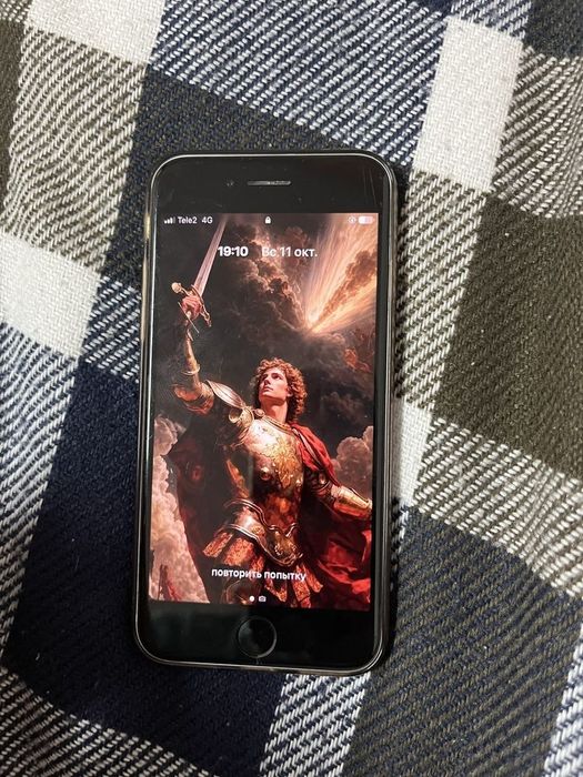 Продам iPhone SE