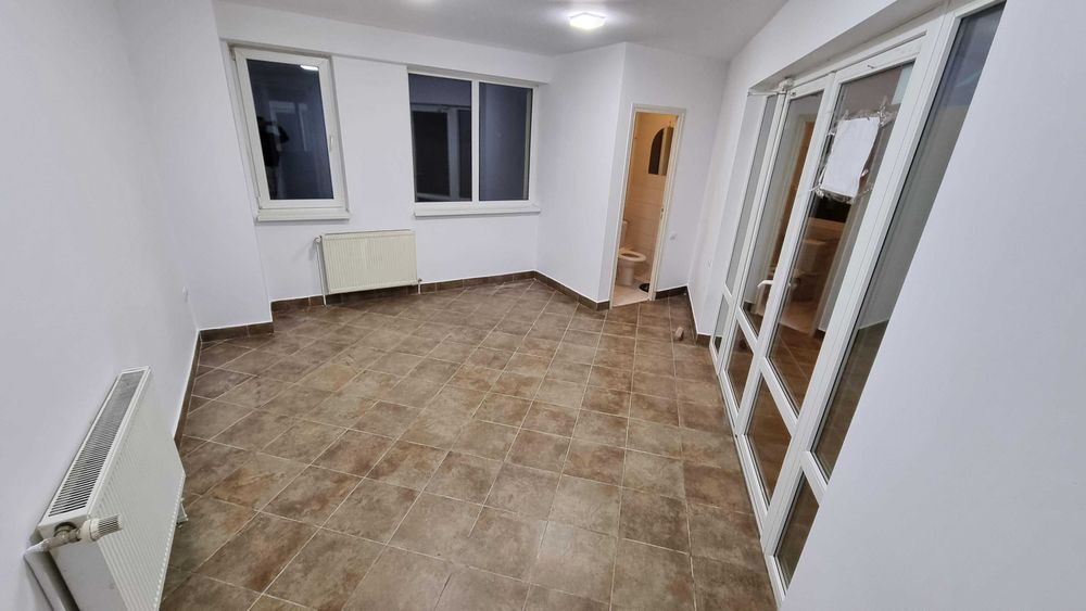 Birou CENTRAL de  vanzare, cu chirias, randament anual de 7% la Euro