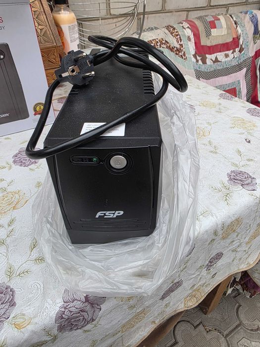 UPS бесперебойник 1000VA