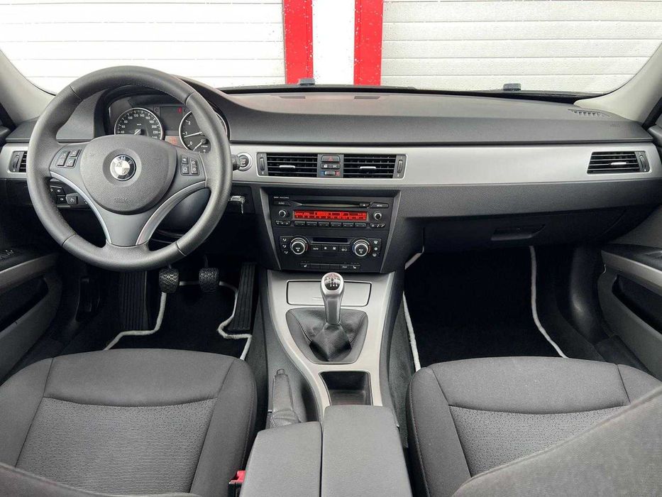 BMW 318 I 2008 г