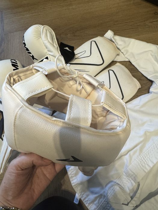 Форма карате и экипировка для мальчика