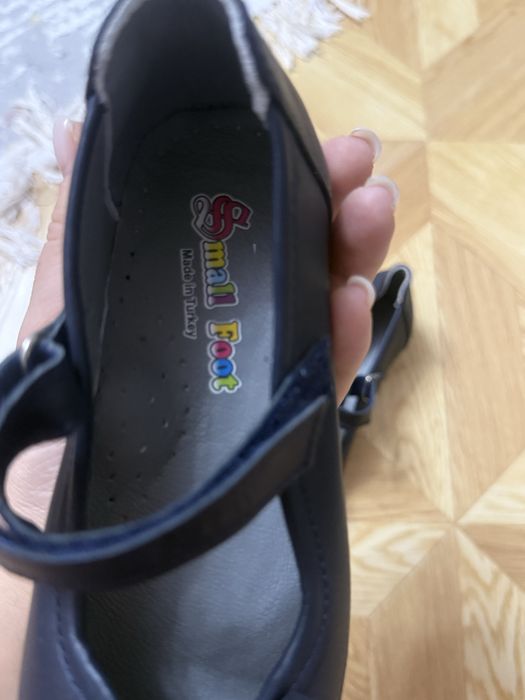 Продам детские туфли