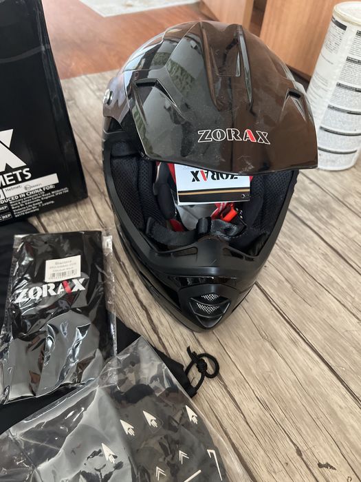 Мото каска Zorax L с принадлежности