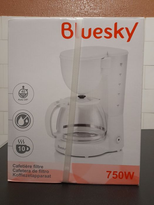 Nou -  Cafetierăsimplă / filtru cafea