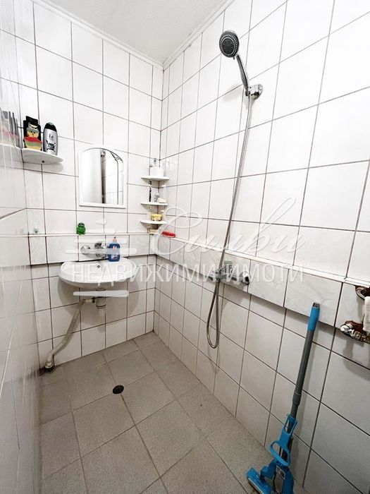 Продава се Тристаен апартамент в Шумен, Боян Българанов 2 - 85 кв.м за 591 €/кв.м - Снимка #9