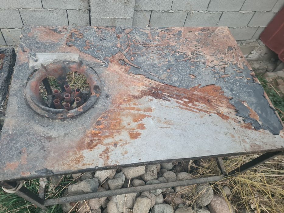 Газовый горелка со столом