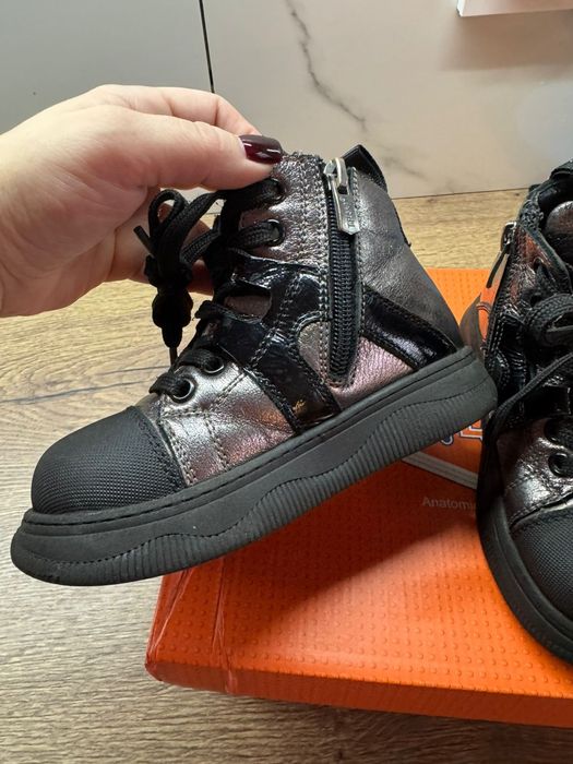 Прода детскую обувь