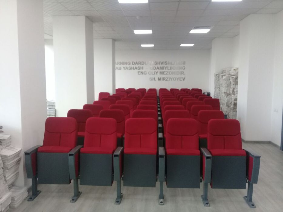 Teatr kreslolari - to'liq komplekt кресло для зрителей
