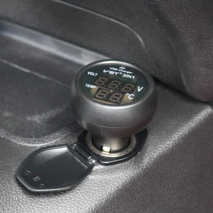 Волтметър с термометър и USB зарядно 3 в 1, 12-24V
