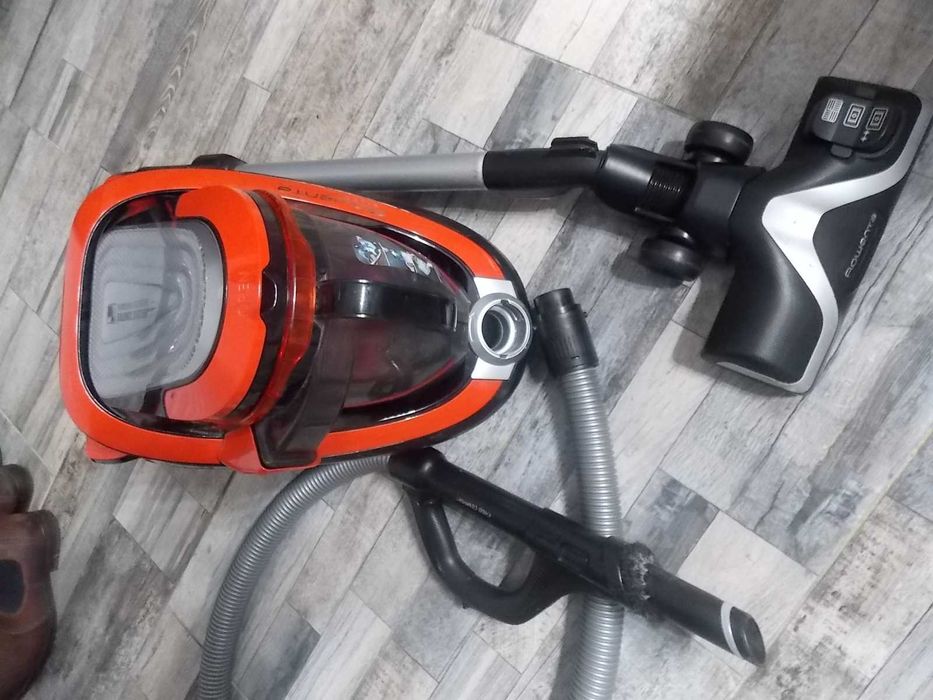 aspirator ROWENTA Silence Force mpdel RO7623EA - 250 lei